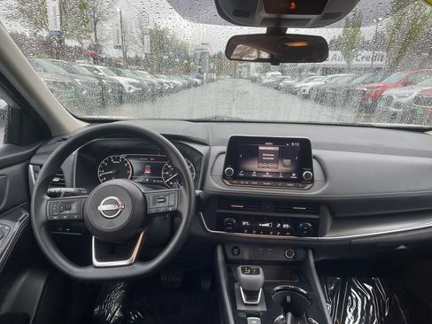 Used 2024 Nissan Rogue SV AWD/4WD image 15