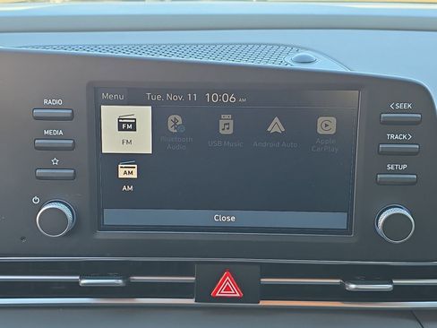 Used 2024 Hyundai Elantra SE image 27