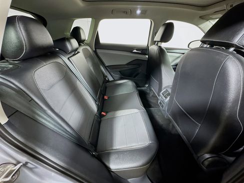 Used 2023 Volkswagen Taos SE w/ Panoramic Sunroof Package AWD/4WD image 25
