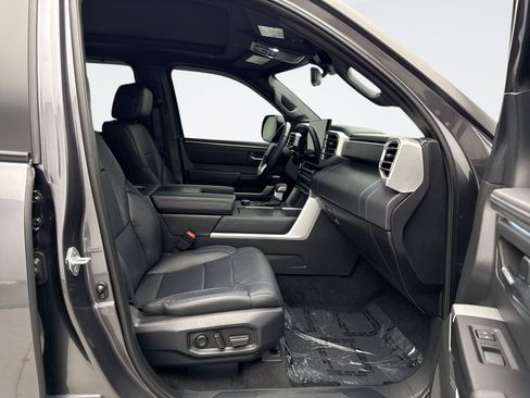Used 2025 Toyota Tundra Platinum AWD/4WD image 9