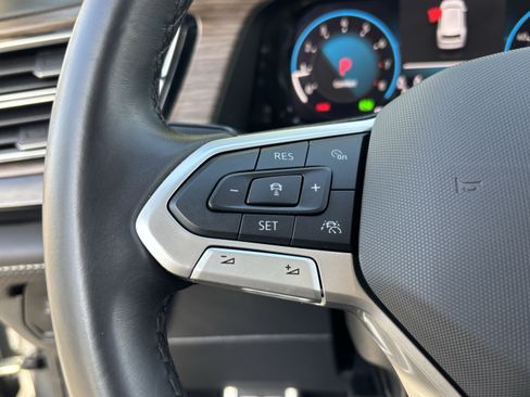 Certified 2025 Volkswagen Atlas SEL Premium R-Line image 26