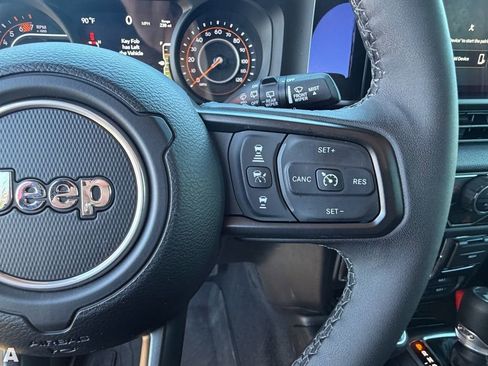 Used 2025 Jeep Wrangler Sport S image 33