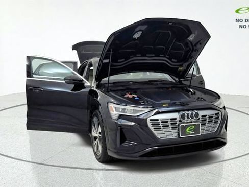 Used 2024 Audi Q8 e-tron Premium Plus w/ Premium Plus Package AWD/4WD image 12