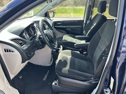 Used 2016 Dodge Grand Caravan SE w/ Quick Order Package 29E SE image 18