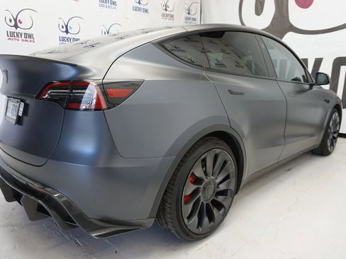 Used 2023 Tesla Model Y Performance image 8