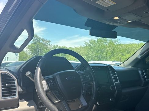 Used 2016 Ford F150 XLT w/ Equipment Group 302A Luxury AWD/4WD image 11