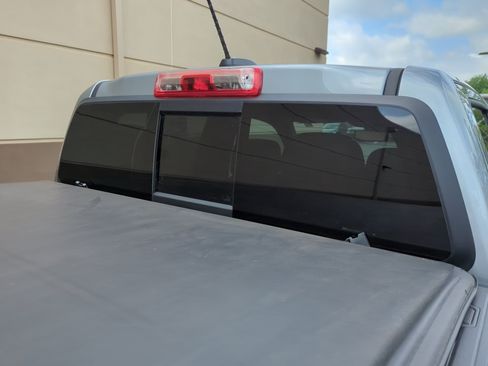 Used 2024 Chevrolet Colorado LT w/ LT Convenience Package III AWD/4WD image 18