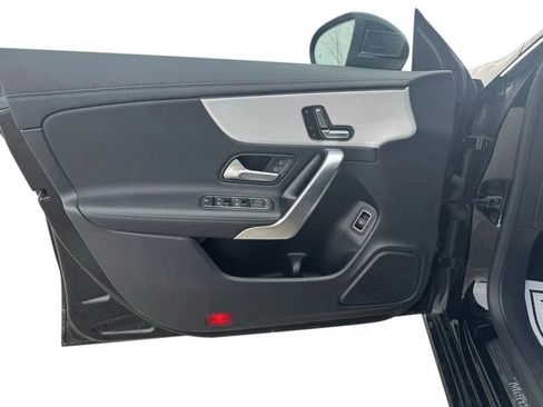 Used 2025 Mercedes-Benz CLA 250 4MATIC image 11