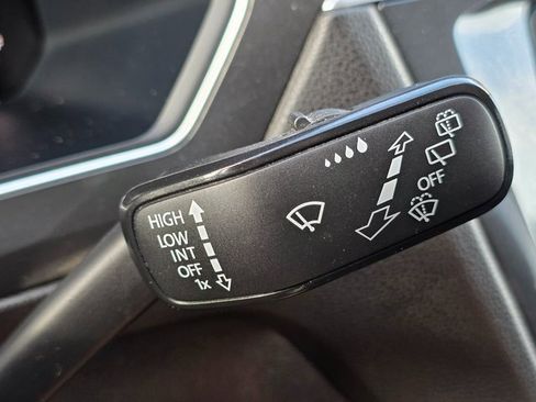 Used 2023 Volkswagen Tiguan SE image 41