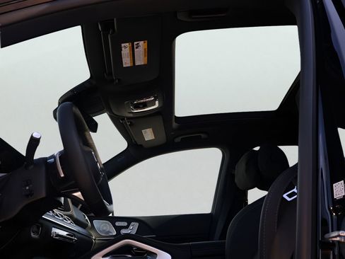 New 2026 Mercedes-Benz GLS 450 4MATIC image 39