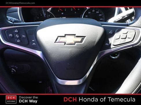 Used 2022 Chevrolet Equinox LT FWD image 9