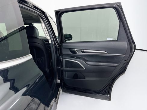 Used 2025 Kia Telluride S AWD/4WD image 33