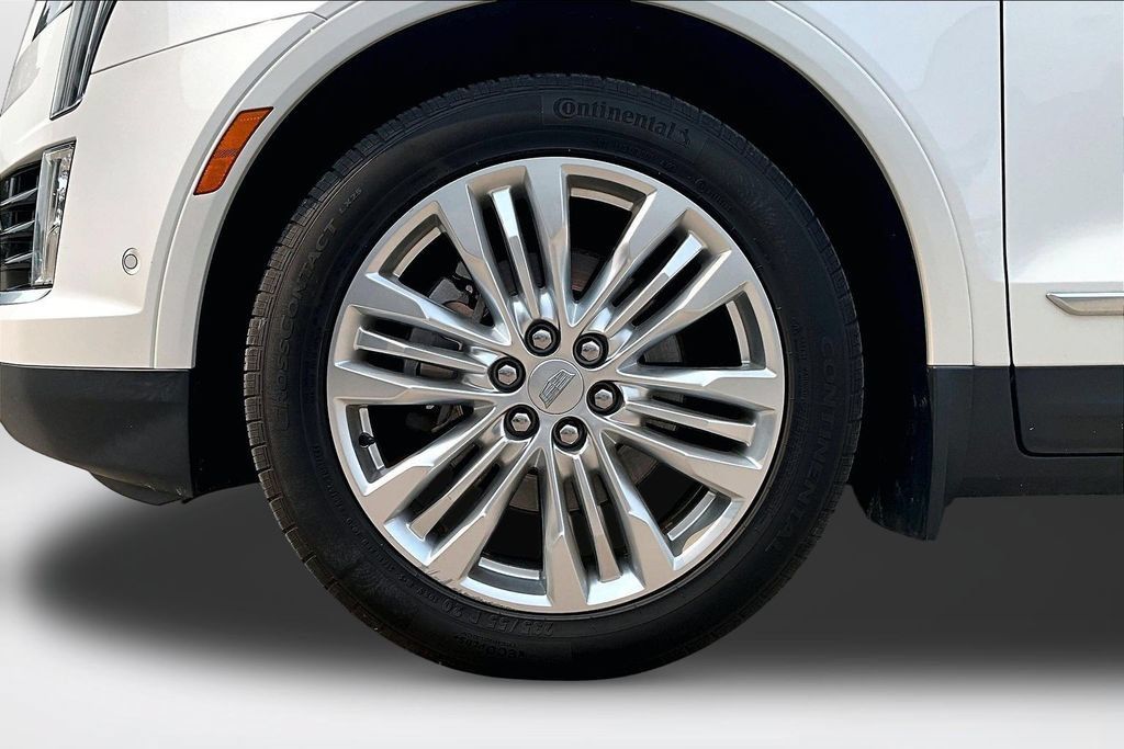 Used 2017 Cadillac XT5 Premium Luxury w/ Driver Assist Package AWD/4WD image 34