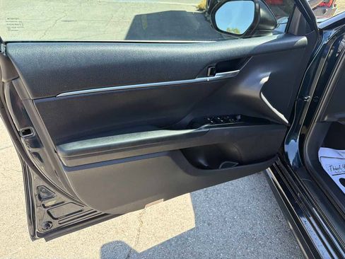 Used 2019 Toyota Camry SE FWD image 10
