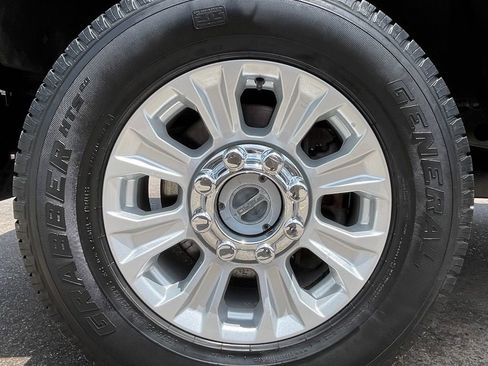 Used 2021 Ford F250 XLT AWD/4WD image 12