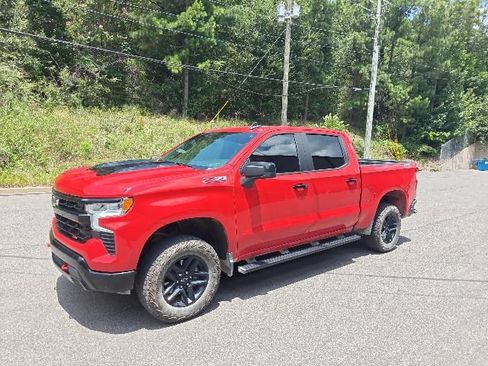 Used 2024 Chevrolet Silverado 1500 LT Trail Boss w/ Convenience Package II AWD/4WD image 7