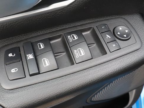 Used 2022 RAM 1500 Big Horn AWD/4WD image 17