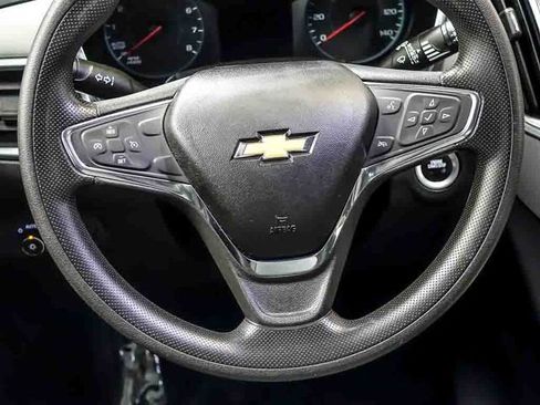 Certified 2019 Chevrolet Equinox LS w/ LS Convenience Package FWD image 18