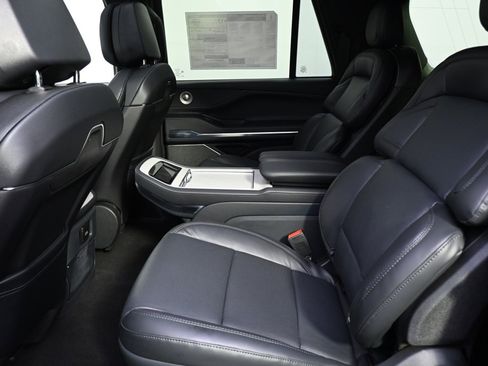 New 2026 Lincoln Navigator L Reserve w/ Jet Appearance Package image 21