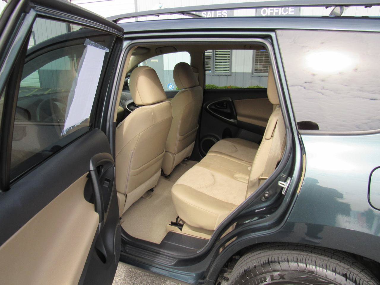 Used 2012 Toyota RAV4 4WD w/ Value Pkg image 34