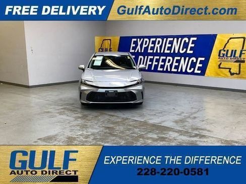 Used 2025 Toyota Camry LE FWD image 3