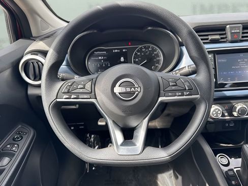 Used 2025 Nissan Versa SV image 12