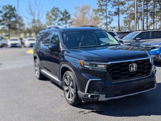 Used 2025 Honda Pilot Elite video 3