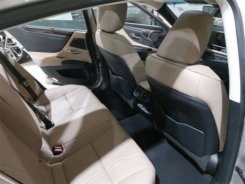 Used 2020 Lexus ES 350 Ultra Luxury image 11