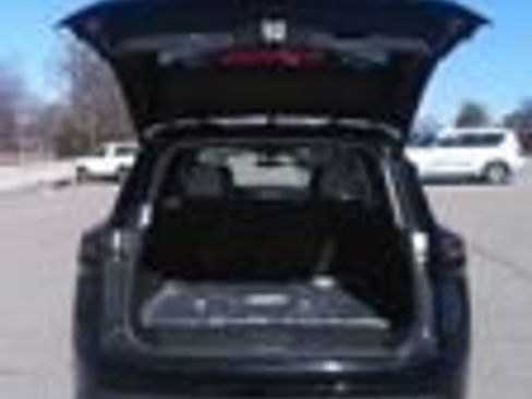 Used 2025 Nissan Rogue SV image 8