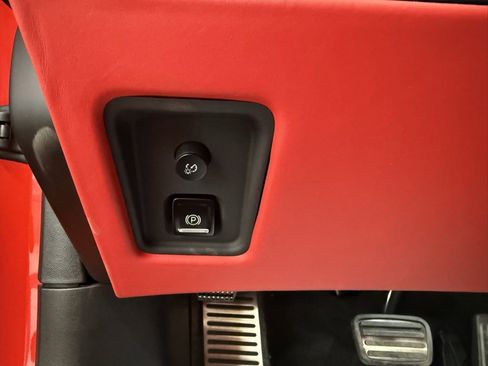 Used 2022 Chevrolet Corvette Stingray Premium Cpe w/ Z51 Performance Package image 22