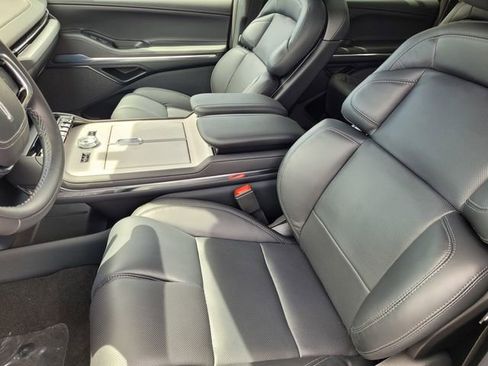 New 2026 Lincoln Navigator L Reserve AWD/4WD image 15