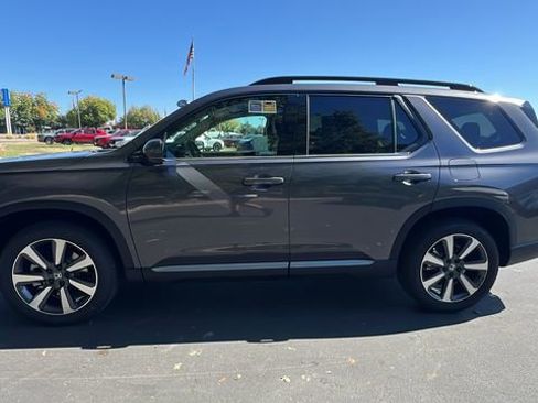 New 2025 Honda Pilot Touring image 7