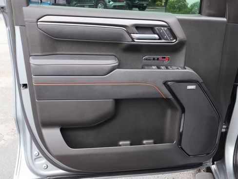 Used 2025 GMC Sierra 1500 AT4 w/ AT4 Premium Package AWD/4WD image 19