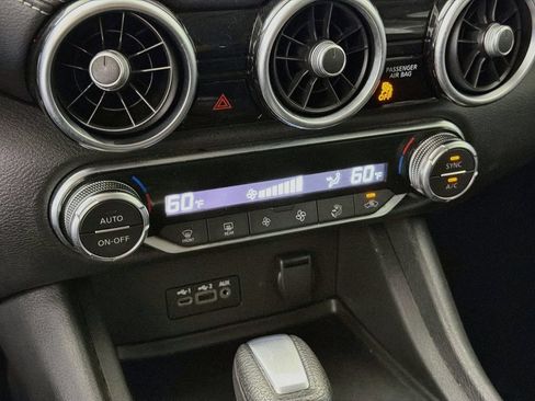 Used 2021 Nissan Sentra SV FWD image 18
