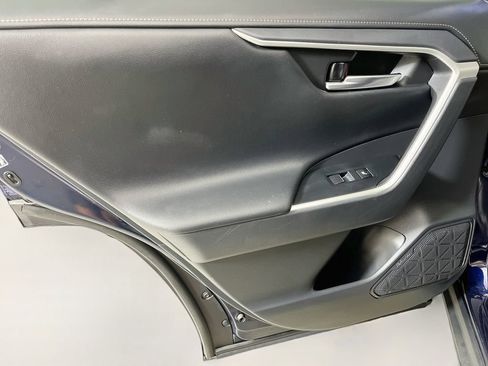 Used 2019 Toyota RAV4 Limited w/ Cold Weather Package FWD image 29