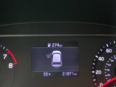 Used 2021 Kia Soul LX image 12