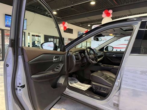 Used 2021 Nissan Rogue SL w/ Premium Package image 23