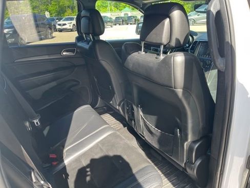 Used 2017 Jeep Grand Cherokee Altitude AWD/4WD image 15