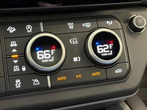 New 2026 Land Rover Defender 110 X AWD/4WD image 18