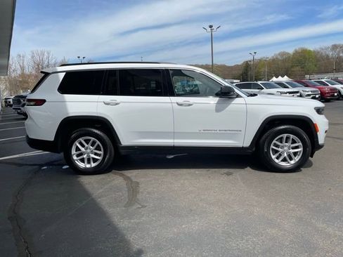Used 2025 Jeep Grand Cherokee L Laredo AWD/4WD image 4