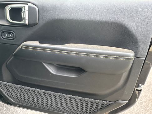 Used 2025 Jeep Wrangler Sahara w/ Safety Group image 14