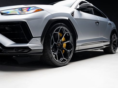 Used 2024 Lamborghini Urus Performante AWD/4WD image 84