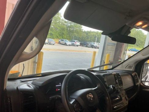 Used 2023 RAM ProMaster 2500 FWD image 2