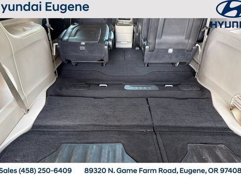 Used 2023 Chrysler Pacifica Touring-L FWD image 19