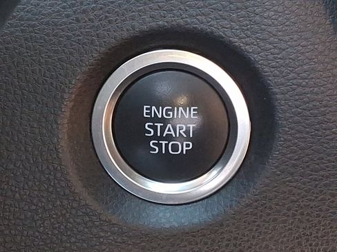 Used 2025 Toyota Corolla SE image 22