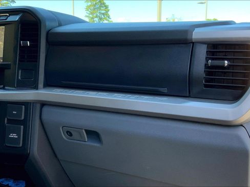 Used 2024 Ford F250 XLT w/ FX4 Off-Road Package image 18