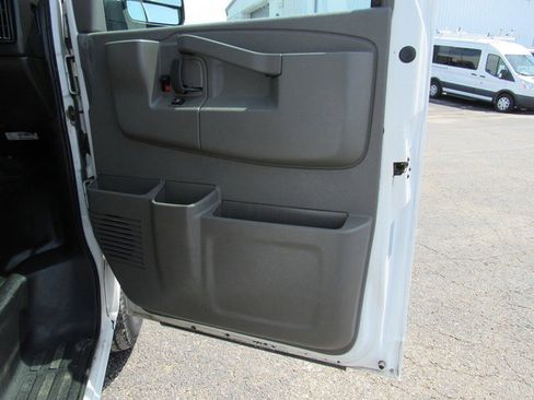 Used 2016 Chevrolet Express 2500 RWD image 12