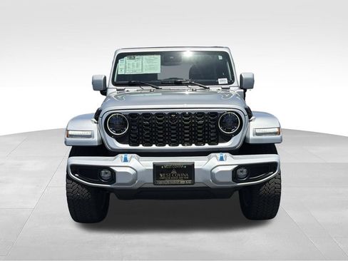 Used 2024 Jeep Wrangler High Altitude AWD/4WD image 3