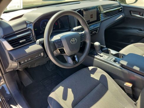 Used 2025 Toyota Camry LE image 16