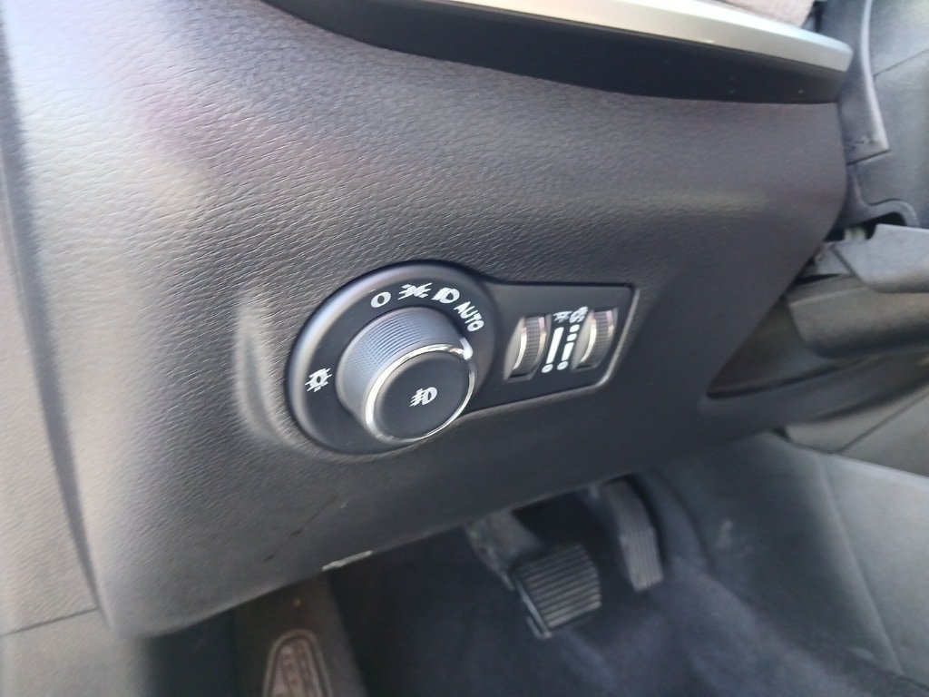 Certified 2024 Jeep Compass Latitude AWD/4WD image 37
